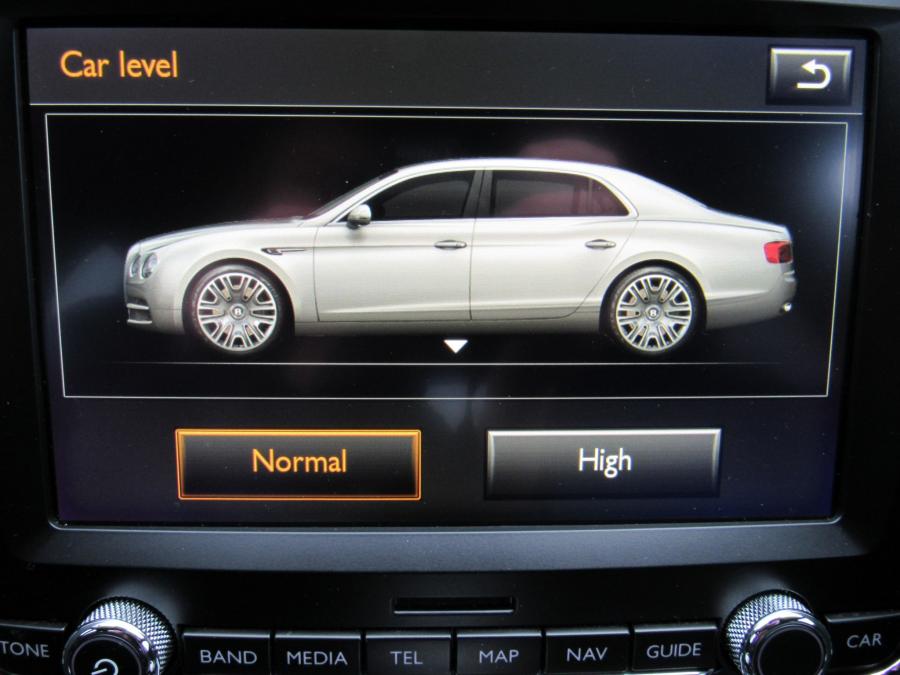 Детали интерьера Bentley Flying Spur V8 S 2017 года  (фото 68 из 154)